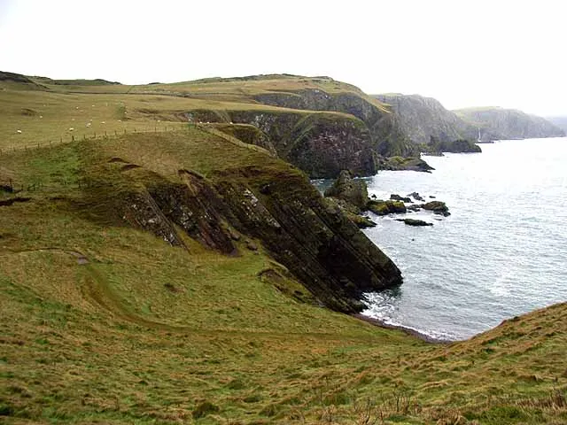 What the Cliffs Are Saying: Dunbeath's Sonic Landscape and the Creatives It's Drawing North